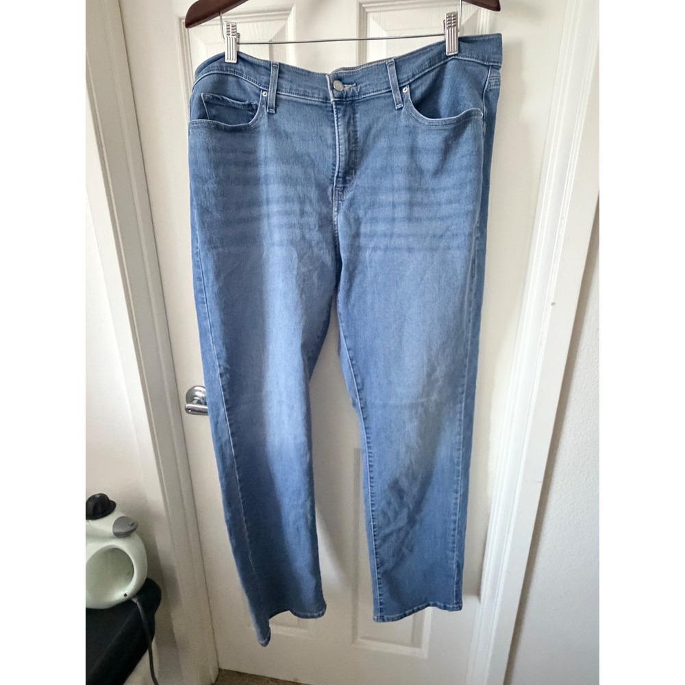Levis 314 Shaping Straight Jeans Womens 18W Medium Wash Stretch Denim